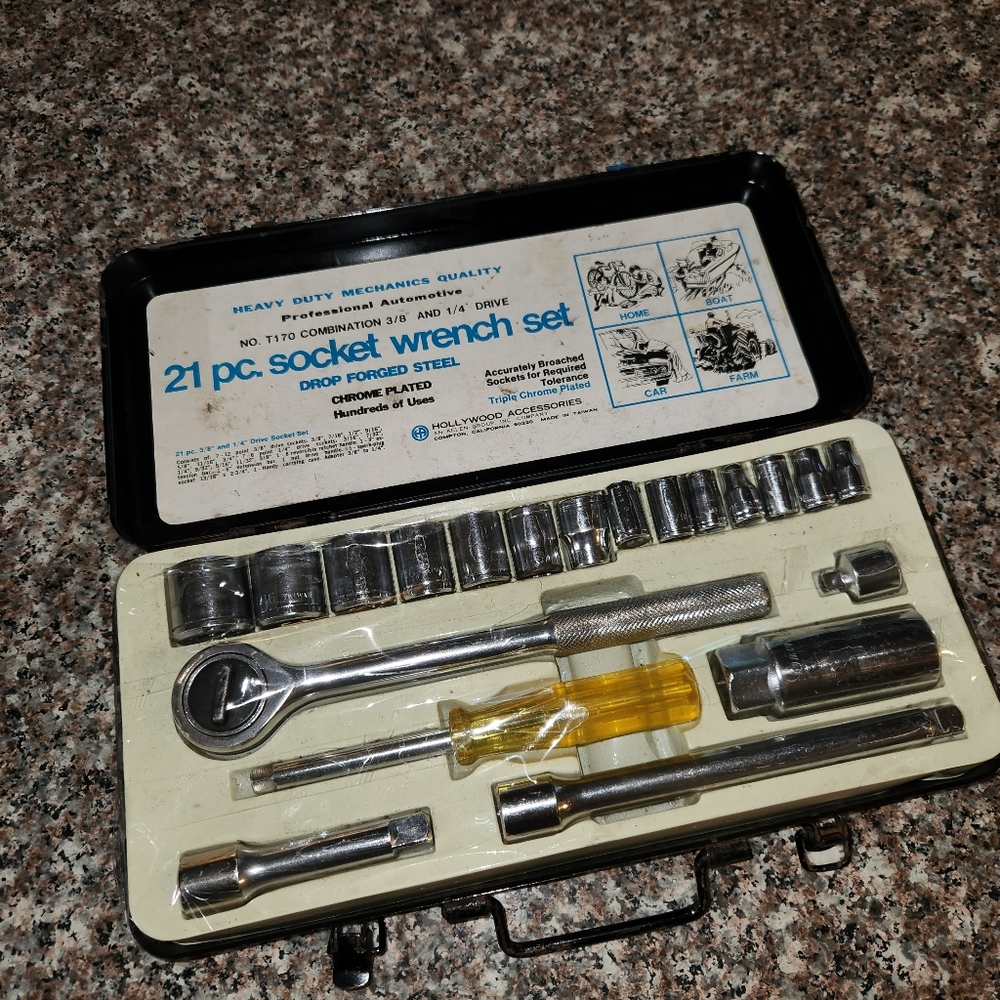 Vintage Chrome Plated 21 pc Socket Set